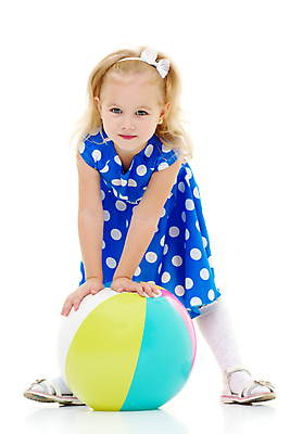 포토 JPG 해외이미지 백인 라이프스타일 여자 딸 행복 얼굴 어린이 스포츠 분홍색 이동 공 놀이 건강 한명 미소 사람 여름 파란색 뷰티 점프 축구 기쁨 게임 흰색 작음 고립 해외포토 서양인 1 계절 감정 컬러 컨셉 가족 모션 표정 생활 신체부위 구기 크기 파일형식 이미지허브