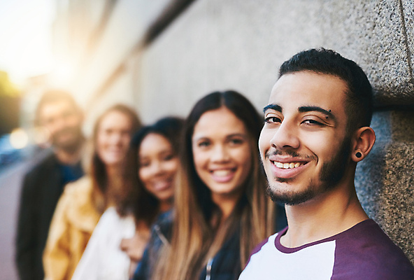 포토 JPG 해외이미지 주간 라이프스타일 응시 여자 남자 행복 벽 백그라운드 함께함 서기 여러명 상반신 20대 성인 야외 앞모습 옆모습 아웃포커스 친구 기댐 우정 그룹 도심 보케 성인만 해외포토 자연요소 시선 감정 뷰포인트 다수 컨셉 관계 모션 촬영기법 사람 청년 생활 도시 파일형식 이미지허브