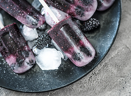 포토 JPG 해외이미지 아이스크림 사람없음 보라색 얼음 시원함 막대아이스크림 오디 해외포토 자연요소 열매 컬러 디저트 파일형식 이미지허브