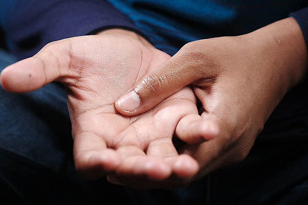 포토 JPG 해외이미지 손 신체 손가락 해부 뼈 건강 손바닥 사람 사람없음 고통 잡기 마사지 질병 상처 손목 관절염 염증 해외포토 감정 의학 모션 신체부위 파일형식 이미지허브