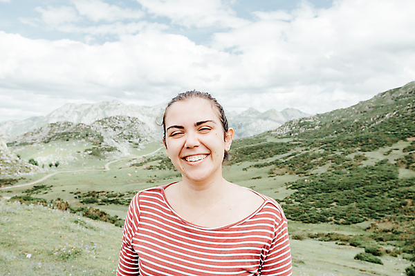 포토 JPG 해외이미지 라이프스타일 옷 여행 청소년 자연 하늘 휴가 휴식 산 갈색머리 숙이기 한명 사람 앉기 야외 가로 세명 여름 태양 여행객 새벽 하이킹 자유 오픈 용기 분위기 고독 위험 명상 호기심 흥분 독립 염원 웅장함 치유 수평선 카피스페이스 해외포토 자연요소 1 헤어스타일 그릇 계절 감정 포즈 컨셉 모션 레저 생활 공백 생태계 파일형식 이미지허브
