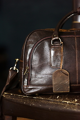 포토 JPG 해외이미지 디자인 여자 남자 여행 백그라운드 가방 비즈니스 휴가 항해 손잡이 사람없음 장식 빛 사무실 유행 여행객 상점 여행가방 검은색 핸드백 짐 도시 비즈니스맨 고급 우아함 가죽 오브젝트 질감 수납 지퍼 수하물 스타일 해외포토 잡화 컬러 컨셉 배_교통 사람 직장인 파일형식 이미지허브