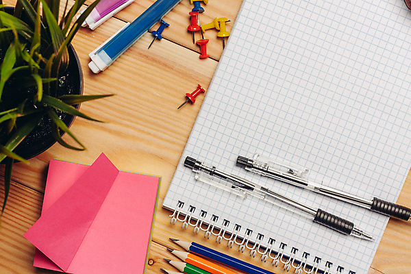 포토 JPG 해외이미지 화분 비즈니스 문구용품 사람없음 연필 펜 사무용품 오브젝트 스프링노트 해외포토 학용품 필기구 공책 파일형식 이미지허브