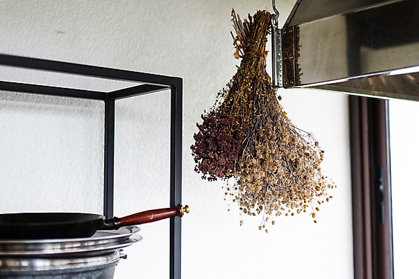 포토 JPG 해외이미지 꽃 꽃다발 건조 실내 매달리기 사람없음 주방 라벤더 드라이플라워 해외포토 식물 모션 내부 허브 파일형식 이미지허브