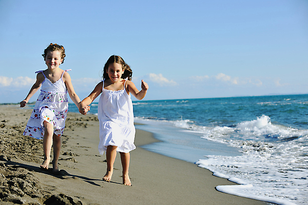 포토 JPG 해외이미지 주간 백인 라이프스타일 옷 계절 여자 행복 어린이 모래 바다 여행 백그라운드 장난 가족 관계 휴가 함께함 사람 성인 야외 친구 달리기 기쁨 잡기 언니 무료 해외포토 자연요소 서양인 감정 컨셉 모션 생활 자매 파일형식 이미지허브