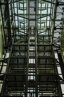 포토 JPG 해외이미지 식물 산업 패턴 건축양식 창문 사람없음 건물 울타리 금속 기계 기구 기둥 네트워크 제조 철 계량기 기관 해외포토 건축물 건축 무늬 재질 담장 파일형식 이미지허브