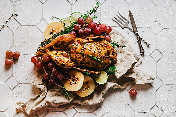 포토 JPG 해외이미지 전통 접시 배너 열매 음식 조각 백그라운드 오렌지 뼈 오리 육류 요리 동양인 사람없음 빨간색 식당 검은색 식사 저녁식사 중국 소고기 튀김 고명 맛 그릴 바비큐 굽기 메뉴 준비 양배추 베이징 레시피 거위 추수감사절 로즈메리 점심식사 핸드메이드 맛있는 해외포토 식물 식기 아시아 기독교 컬러 컨셉 채소 과일 식재료 조류 주방용품 인종 상점 구이 허브 파일형식 이미지허브