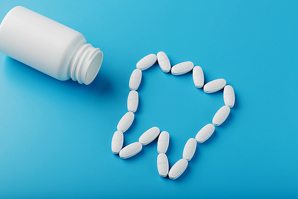 포토 JPG 해외이미지 디자인 백그라운드 건강 사람없음 치료 세트 알약 약 치아 약병 파란배경 비타민 해외포토 의학 파란색 소화기관 영양소 병_담는 파일형식 이미지허브