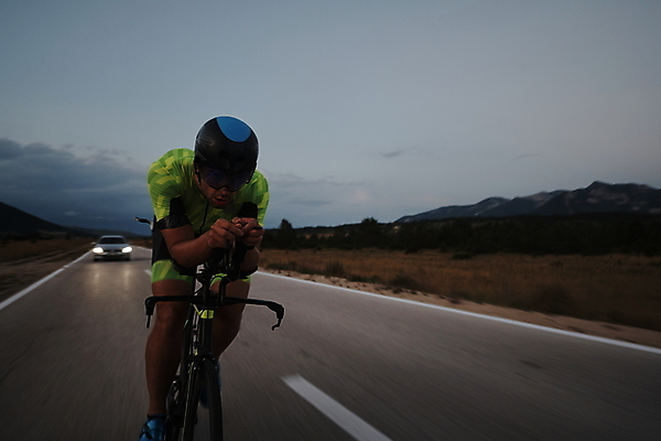포토 JPG 해외이미지 남자 도로 하늘 한명 상반신 성인 야외 앞모습 자전거 일몰 승차 야간 사이클선수 속도 사이클링 라이딩 성인남자한명만 해외포토 자연요소 1 길 뷰포인트 교통시설 모션 운동선수 사람 노을 바이크 육상스포츠 남자한명만 성인남자만 파일형식 이미지허브