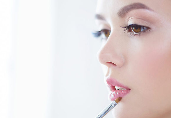 포토 JPG 해외이미지 모델 직업 라이프스타일 얼굴 백그라운드 갈색머리 건강 한명 치료 사무실 뷰티 유행 상점 스파 화장품 립스틱 붓 화려 팔레트 확대 가루 눈썹 속눈썹 피부 입술 만들기 립글로스 광택 내추럴 순서 거짓 돌봄 완벽 스타일 해외포토 1 헤어스타일 컨셉 비즈니스 의학 모션 사람 생활 신체부위 파일형식 이미지허브