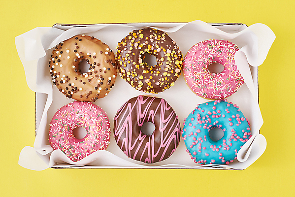 포토 JPG 해외이미지 디저트 사람없음 상자 도넛 달콤 노란배경 해외포토 음식 백그라운드 노란색 맛 파일형식 이미지허브