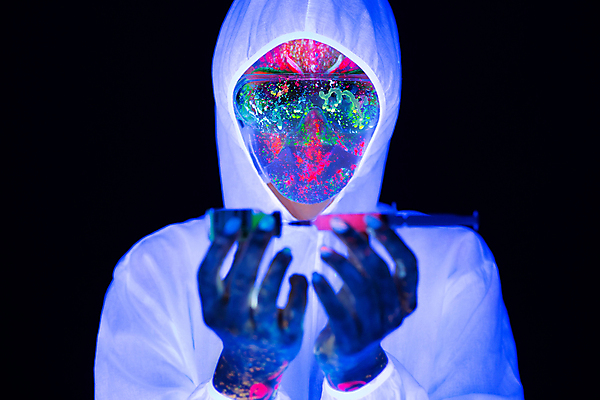 포토 JPG 해외이미지 손 과학 건강 병원 실험 주사기 미술 한명 치료 빛 약 건강관리 중국 페인트 장비 의사 실험실 바이러스 질병 과학자 분석 네온 감염 주사약 형광등 돌봄 백신 예방접종 예방주사 자외선 전염병 해외포토 직업 1 아시아 컨셉 의학 의료기기 모션 문화예술 전등 관리 사람 신체부위 의료진 예방 접종 학자 파일형식 이미지허브