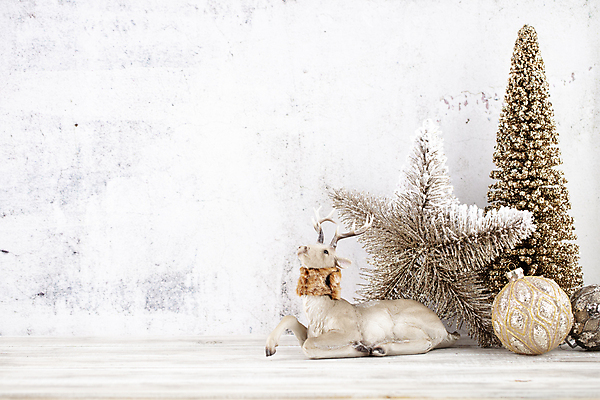 포토 JPG 해외이미지 크리스마스 사슴 실내 사람없음 크리스마스트리 미니어처 루돌프 흰배경 미니트리 오너먼트 해외포토 기념일 백그라운드 크리스마스장식 포유류 내부 모형 흰색 파일형식 이미지허브