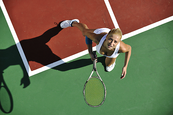 포토 JPG 해외이미지 주간 전신 여자 그림자 한명 서기 웃음 들기 성인 야외 앞모습 하이앵글 올려보기 테니스 테니스라켓 테니스장 테니스선수 성인여자한명만 해외포토 자연요소 1 뷰포인트 스포츠시설 모션 운동선수 표정 사람 구기 라켓 여자한명만 성인여자만 파일형식 이미지허브