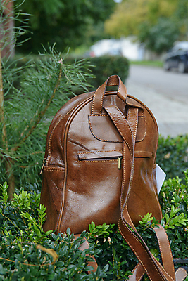 포토 JPG 해외이미지 디자인 교육 여행 백그라운드 서류가방 가방 배낭 학교 사람없음 갈색 유행 짐 고급 주머니 바느질 핸들 가죽 오브젝트 어깨 질감 땀 수납 지퍼 숨김 수하물 스트랩 해외포토 잡화 컬러 컨셉 신체부위 파일형식 이미지허브