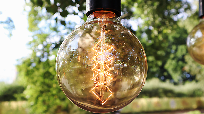 포토 JPG 해외이미지 디자인 외관 과학 백그라운드 가로등 전구 건축양식 유리 하늘 조명 거리 아이디어 따뜻함 매달리기 창조 사람없음 내부 장식 빛 식당 화환 어둠 힘 카페 에너지 수확 골동품 등불 램프 오브젝트 백열등 복고 샹들리에 철사 빛망울 광 스타일 해외포토 공공시설 건축 꽃 컨셉 농업 모션 재질 상점 파일형식 이미지허브