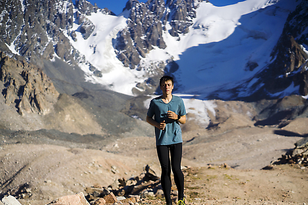 포토 JPG 해외이미지 라이프스타일 남자 길 얼굴 스포츠 백그라운드 캐나다 신체 모션 자연 휴가 산 건강 관리 한명 사람 야외 달리기 조깅 운동 얼음 오솔길 연습 마라톤 팔 달리기선수 눈내림 해외포토 자연요소 1 북아메리카 눈_날씨 경기 생활 신체부위 육상스포츠 생태계 육상선수 파일형식 이미지허브