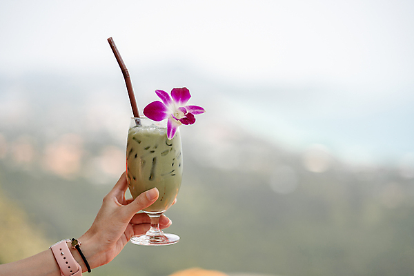 포토 JPG 해외이미지 전통 손 음료 음식 백그라운드 유리 탁자 건강 동양인 사람없음 컵 초록색 여름 일본 얼음 거품 카페 우유 추위 흰색 신선 난초 차 달콤 맛 시원함 녹차 크림 상쾌 밀짚 내추럴 라떼 스무디 채식주의자 카페인 비건 맛있는 해외포토 자연요소 식물 식기 계절 감정 아시아 커피 컬러 가구 컨셉 재질 유제품 인종 신체부위 차_음료 상점 짚 채식 파일형식 이미지허브