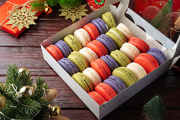 포토 JPG 해외이미지 크리스마스장식 크리스마스 디저트 실내 사람없음 상자 달콤 담기 솔잎 전나무 마카롱 나무배경 해외포토 나무 기념일 음식 백그라운드 잎 모션 내부 맛 파일형식 이미지허브