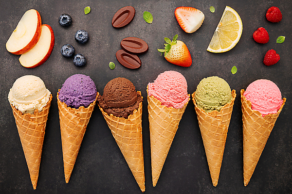 포토 JPG 해외이미지 잎 딸기 검은배경 사람없음 초콜릿 여러개 사과 레몬 블루베리 산딸기 콘아이스크림 스쿱 해외포토 식물 다수 백그라운드 과일 아이스크림 디저트 검은색 파일형식 이미지허브