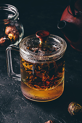 포토 JPG 해외이미지 검은배경 사람없음 머그컵 찻잔 찻주전자 찻잎 따뜻한음료 해외포토 음료 백그라운드 주전자 잔 컵 차_음료 검은색 파일형식 이미지허브