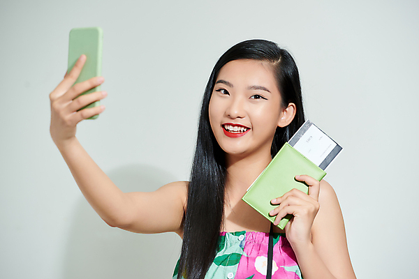 포토 JPG 해외이미지 여자 여행 실내 한명 미소 동양인 성인 여행객 캐리어 즐거움 흰배경 여행용품 여행준비 성인여자한명만 해외포토 1 감정 백그라운드 표정 사람 인종 내부 여행가방 흰색 오브젝트 준비 여자한명만 성인여자만 파일형식 이미지허브