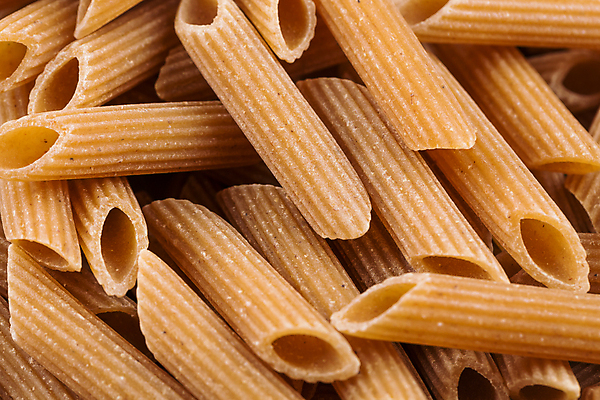 포토 JPG 해외이미지 전통 음식 백그라운드 다이어트 재료 건조 파스타 건강 요리 사람없음 갈색 식사 이탈리아 흰색 신선 맛 낟알 밀 지중해 국수 유기농 날것 점심식사 마카로니 생식 채식주의자 탄수화물 펜네 통밀 맛있는 해외포토 웰빙 유럽 바다 컬러 컨셉 곡류 서양음식 면류 채식 파스타면 파일형식 이미지허브