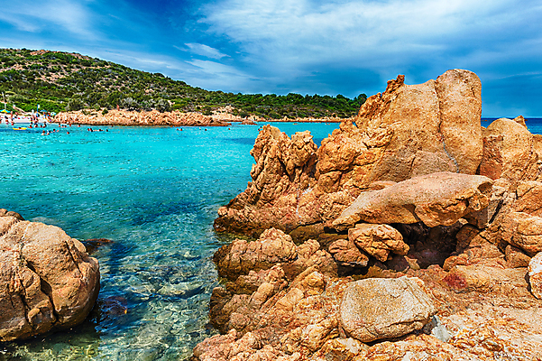 포토 JPG 해외이미지 모래 바다 섬 여행 자연 휴가 파노라마 사람없음 야외 물 파란색 이탈리아 만 투명 보트 지중해 에메랄드 터키석 파라다이스 해외포토 자연요소 유럽 컬러 배_교통 촬영기법 보석 생태계 파일형식 이미지허브