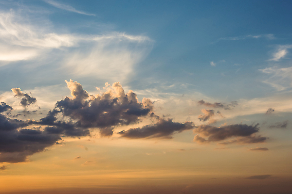 포토 JPG 해외이미지 구름 백그라운드 자연 하늘 날씨 풍경 사람없음 여름 파란색 빛 햇빛 뷰티 흰색 천국 솜털 해외포토 자연요소 계절 컬러 태양 생태계 파일형식 이미지허브