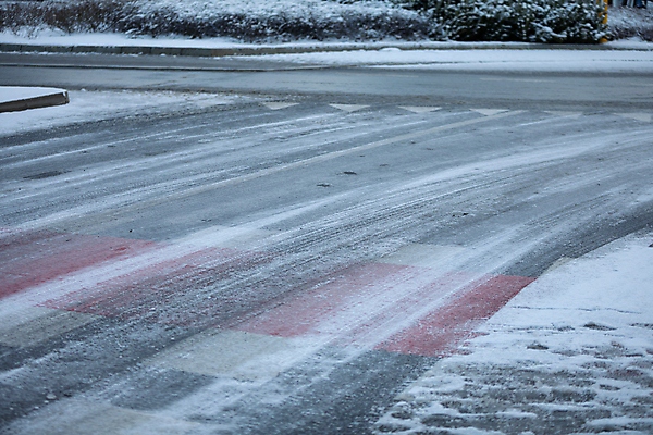 포토 JPG 해외이미지 계절 유럽 겨울 자연 아침 날씨 사람없음 야외 냉동 얼음 힘 추위 흰색 신선 도시 위험 도로표지판 서리 얼룩말 온도 층 동유럽 폴란드 부정적 블러 섭씨 눈내림 해외포토 주간 자연요소 감정 나라 도로 컬러 컨셉 눈_날씨 말_동물 표지판 생태계 파일형식 이미지허브