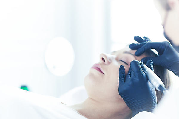 포토 JPG 해외이미지 직업 손 디자인 여자 얼굴 장갑 기술 사람 두명 치료 뷰티 머리 유행 상점 일본 스파 기구 공구 업무 바늘 보호 눈썹 문신 피부 그림 만들기 예술가 거짓말 방법 신청 해외포토 잡화 아시아 컨셉 의학 모션 신체부위 도구 작업 파일형식 이미지허브