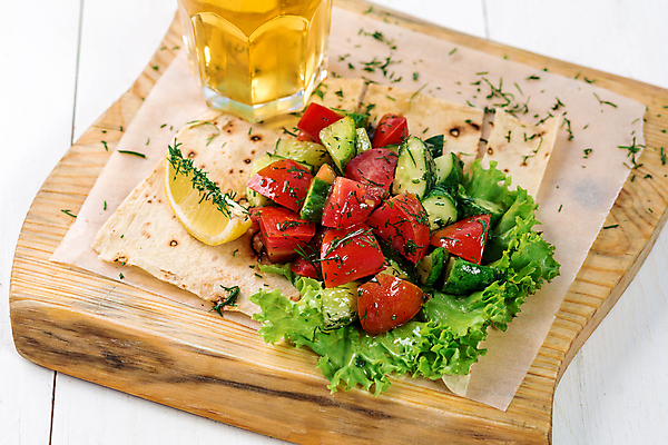 포토 JPG 해외이미지 음료 조각 오이 파프리카 사람없음 하이앵글 샐러드 레몬 나무판자 해외포토 음식 뷰포인트 채소 과일 목재 파일형식 이미지허브