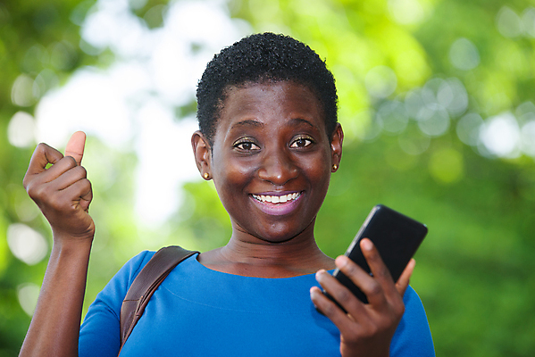 포토 JPG 해외이미지 학생 라이프스타일 손 응시 행복 백그라운드 인터넷 사업가 놀이 모바일 한명 웃음 사람 야외 파란색 스마트폰 쇼핑 독서 햇빛 터치 게임 관찰 잡기 도시 메시지 우아함 치아 어플리케이션 무선전화기 바쁨 나눔 온라인 지능 셀룰러 해외포토 직업 1 시선 감정 컬러 컨셉 모션 표정 생활 신체부위 핸드폰 스마트기기 태양 소화기관 전화기 파일형식 이미지허브