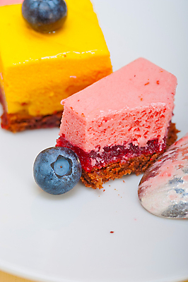 포토 JPG 해외이미지 접시 디저트 사람없음 숟가락 달콤 블루베리 무스케이크 해외포토 식기 음식 과일 수저 케이크 맛 파일형식 이미지허브