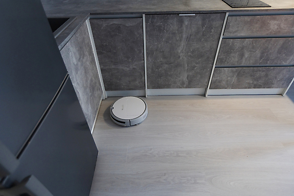 포토 JPG 해외이미지 실내 사람없음 주방 청결 청소 스마트 냉장고 청소로봇 해외포토 컨셉 내부 가전제품 위생 로봇 파일형식 이미지허브