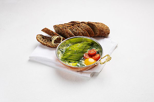 포토 JPG 해외이미지 전통 접시 음식 빵 다이어트 토마토 채소 중동 파프리카 파슬리 건강 이집트 요리 사람없음 가로 빨간색 초록색 계란 식사 저녁식사 튀김 흰색 프라이팬 맛 아침식사 허브 준비 브런치 후추 성분 노른자 아보카도 점심식사 아랍어 이스라엘 튀니지 핸드메이드 맛있는 해외포토 식물 식기 나라 컬러 컨셉 과일 아프리카 주방용품 알 향신료 서아시아 파일형식 이미지허브