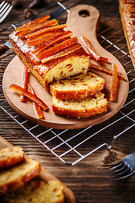 포토 JPG 해외이미지 빵 조각 사람없음 케이크 슬라이스 과일케이크 나무도마 마멀레이드 파운드케이크 오렌지껍질 해외포토 음식 오렌지 디저트 도마 목재 껍질 잼 파일형식 이미지허브