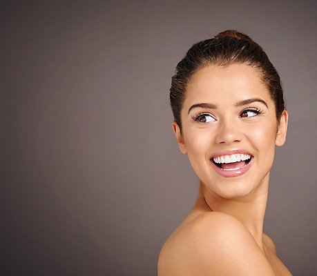 포토 JPG 해외이미지 모델 응시 여자 백그라운드 한명 상반신 성인 옆모습 뷰티 우아함 피부 성인여자한명만 카피스페이스 해외포토 1 시선 뷰포인트 컨셉 사람 신체부위 공백 여자한명만 성인여자만 파일형식 이미지허브