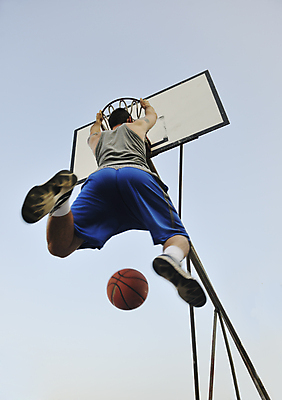 포토 JPG 해외이미지 주간 전신 남자 하늘 농구 농구공 매달리기 한명 성인 야외 점프 잡기 농구대 덩크슛 성인남자한명만 해외포토 자연요소 1 공 모션 사람 구기 골대 남자한명만 성인남자만 파일형식 이미지허브