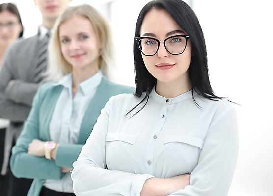 포토 JPG 해외이미지 직업 응시 남자 행복 선 백그라운드 회사 비즈니스 사업가 성공 함께함 미소 사람 여러명 성인 사무실 자신감 그룹 소프트포커스 종업원 동료 직원 경영자 리더 청사진 경영 카피스페이스 치프 해외포토 시선 감정 다수 컨셉 관계 촬영기법 표정 공백 파일형식 이미지허브