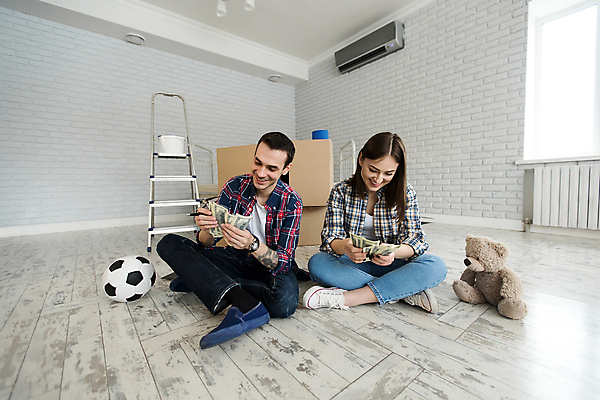 포토 JPG 해외이미지 백인 라이프스타일 커플 여자 남자 행복 돈 2 가족 관계 모션 남편 새로움 아파트 주택 함께함 실내 사랑 사람 성인 내부 두명 상자 달러 방 잡기 재산 플랫 구매 짐싸기 판지 꺼내기 대출 렌탈 처음 해외포토 서양인 감정 컨셉 건물 생활 금융 쇼핑 파일형식 이미지허브