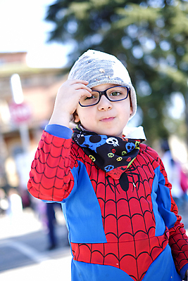 포토 JPG 해외이미지 백인 남자 행복 어린이 컨셉 상상 놀이 하늘 성공 가면 한명 미소 사람 소년 야외 빨간색 파란색 힘 기쁨 꿈 게임 자신감 보호 망토 싸움 거미 꽃가루 영웅 고립 슈퍼히어로 승자 필승 해외포토 서양인 1 감정 컬러 곤충 모션 표정 우승 가루 파일형식 이미지허브