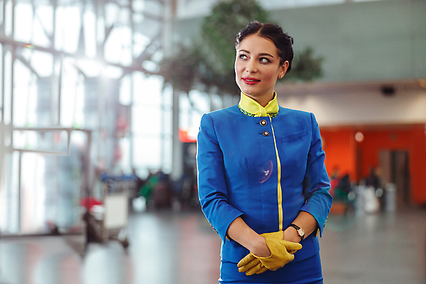 포토 JPG 해외이미지 백인 직업 여자 여행 장갑 유니폼 교통시설 노동자 비행기 항해 실내 한명 미소 사람 성인 30대 업무 공항 소프트포커스 승무원 종업원 항공 출발 터미널 카피스페이스 해외포토 서양인 1 잡화 옷 교통 컨셉 배_교통 항공교통 대중교통 촬영기법 표정 내부 장년 공백 작업 시설 파일형식 이미지허브