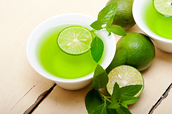 포토 JPG 해외이미지 실내 사람없음 컵 라임 라임주스 나무배경 해외포토 식기 백그라운드 과일 내부 과일주스 파일형식 이미지허브