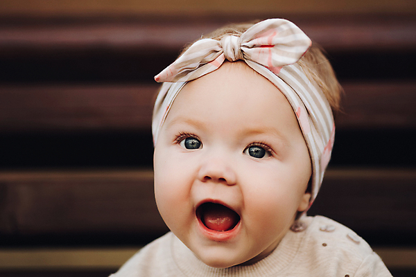 포토 JPG 해외이미지 백인 손 응시 계절 공원 딸 행복 감정 어린이 백그라운드 단풍 관계 휴가 함께함 사랑 한명 미소 야외 아웃포커스 농작물 걷기 귀여움 산책 가을 자녀 아기 토끼 잡기 닫기 치아 숲 주말 걸음마 지원 해외포토 서양인 1 시선 공공시설 컨셉 잎 농업 포유류 가족 모션 휴식 촬영기법 표정 사람 신체부위 반려동물 소화기관 파일형식 이미지허브