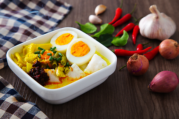 포토 JPG 해외이미지 전통 접시 백그라운드 다이어트 채소 밥 건강 요리 동양인 사람없음 계란 식사 저녁식사 동남아시아 흰색 신선 맛 수프 매움 코코넛 카레 점심식사 입가심 맛있는 해외포토 식기 아시아 음식 컬러 컨셉 과일 인종 알 파일형식 이미지허브