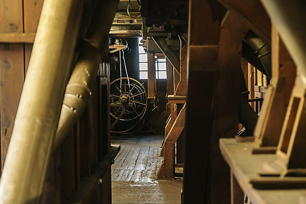 포토 JPG 해외이미지 유럽 산업 건축양식 공장 실내 사람없음 내부 건물 금속 검은색 힘 기계 장비 수확 골동품 시골 업무 역사 큼 철 부식 타운 무거움 구식 옛날 핸드메이드 스타일 해외포토 건축물 건축 나라 컬러 농업 공업 재질 도시 작업 무게 크기 파일형식 이미지허브