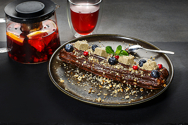 포토 JPG 해외이미지 검은배경 디저트 실내 사람없음 찻주전자 에클레어 해외포토 음식 백그라운드 주전자 내부 검은색 파일형식 이미지허브