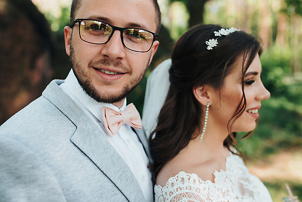 포토 JPG 해외이미지 백인 라이프스타일 손 디자인 커플 드레스 공원 여자 남자 꽃 행복 꽃다발 여행 결혼 2 꽃무늬 결혼식 휴가 키스 함께함 관리 사랑 사람 정장 두명 초록색 태양 뷰티 파티 유행 낭만 신혼여행 흰색 시골 축하 잡기 고급 우아함 숲 베일 해외포토 자연요소 서양인 식물 옷 공공시설 감정 컬러 컨셉 무늬 관계 모션 이벤트 생활 신체부위 애정표현 파일형식 이미지허브