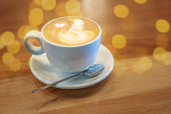 포토 JPG 해외이미지 라이프스타일 커피 음료 음식 백그라운드 컨셉 아침 미술 사람없음 목재 컵 갈색 검은색 이탈리아 거품 카페 우유 머그컵 흰색 뜨거움 액체 플랫 맛 아침식사 커피잔 향기 아로마 바리스타 향 카푸치노 에스프레소 따뜻한음료 라떼 모카 카페인 캐러멜 맛있는 해외포토 주간 나무 직업 식기 유럽 컬러 재료 문화예술 디저트 잔 유제품 생활 상점 식사 냄새 파일형식 이미지허브